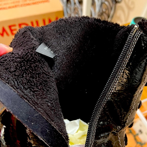 SPORTO BLOCK HEELED ZIP SIDE BOOTIES- SIZE 8.5 M. COMFY-WATERPROOF (fur lining) - Picture 14 of 16